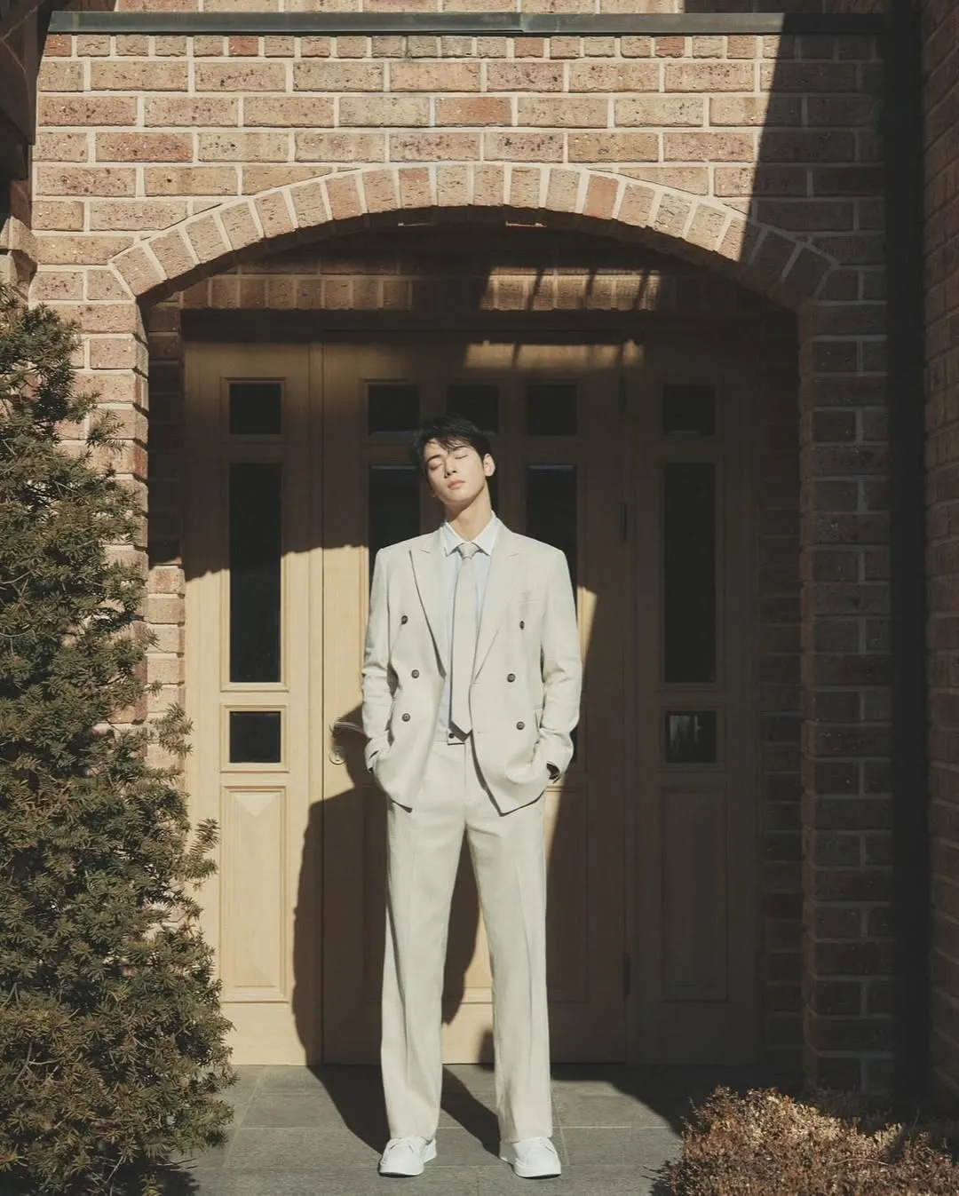 Cha Eun Woo Jadi Artis Terkorup/credit: Instagram @eunwo.o_c 