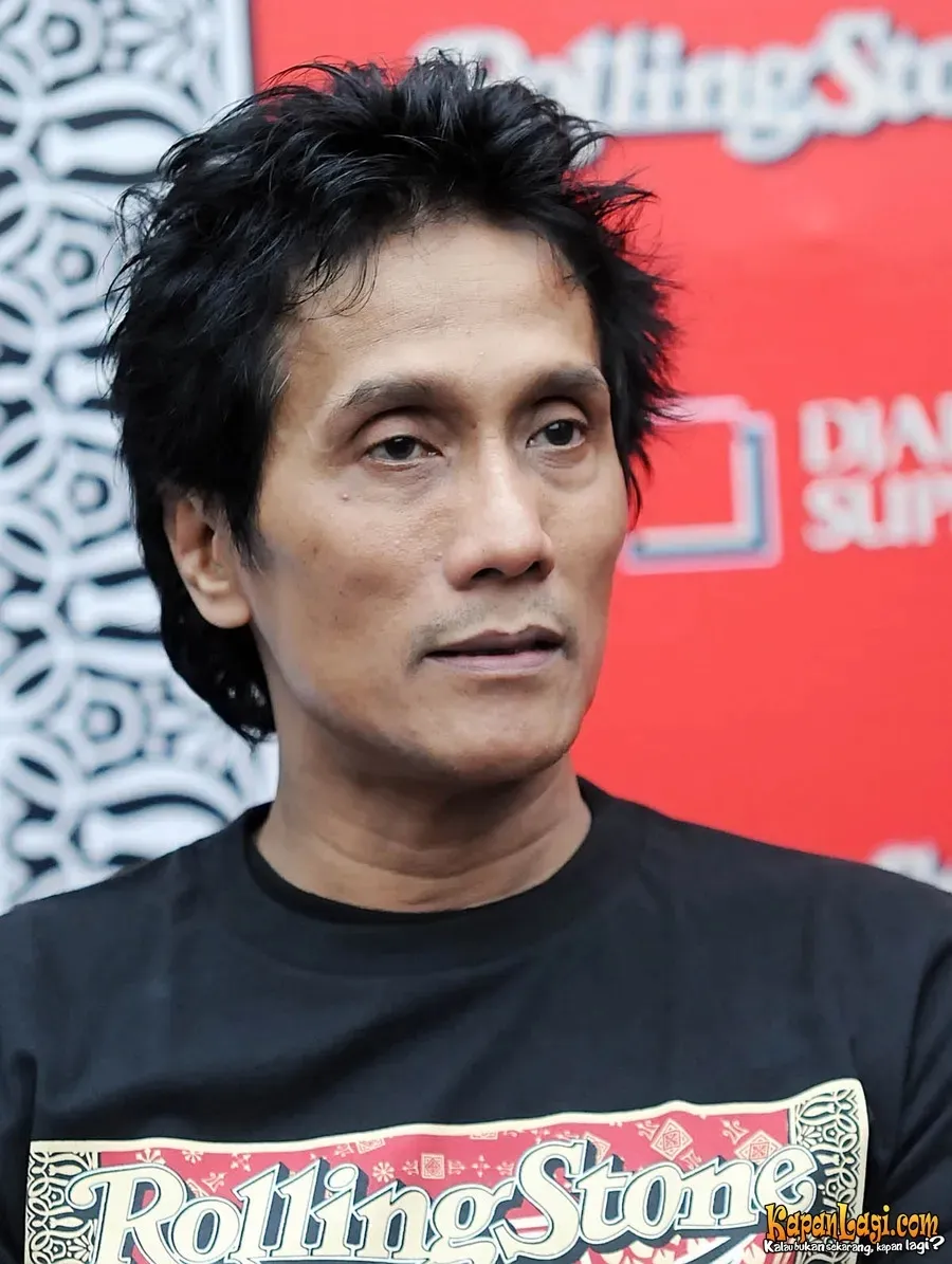 Yaya Moektio pakai baju hitam © KapanLagi.com