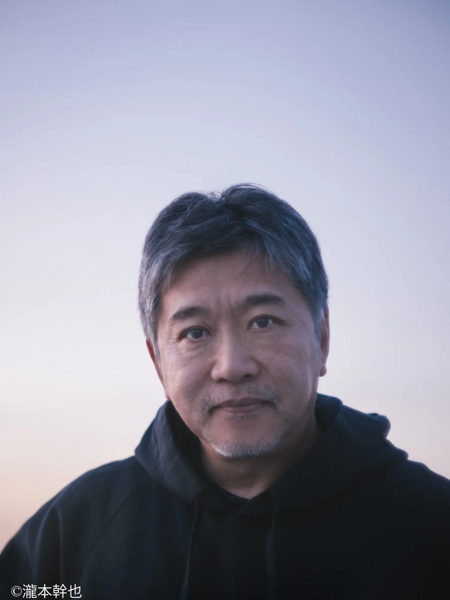 Sutradara Look Back Live Action, Tatsuki Fujimoto (Credit: https://k2pic.com/film/lb)