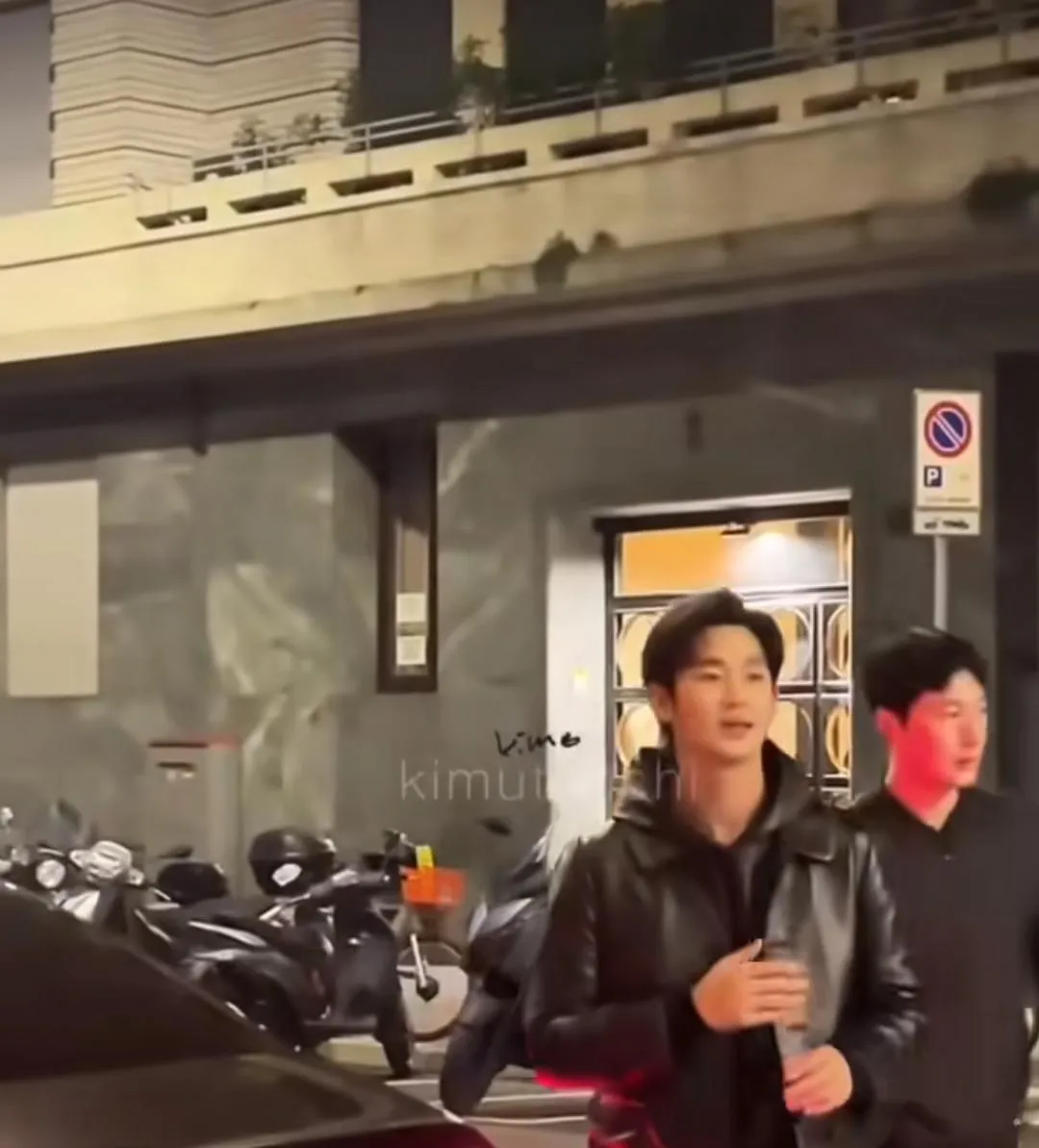 Penampilan Terbaru Kim Soo Hyun Disebut Makin Kurus (credit: TikTok/kakenes_19)