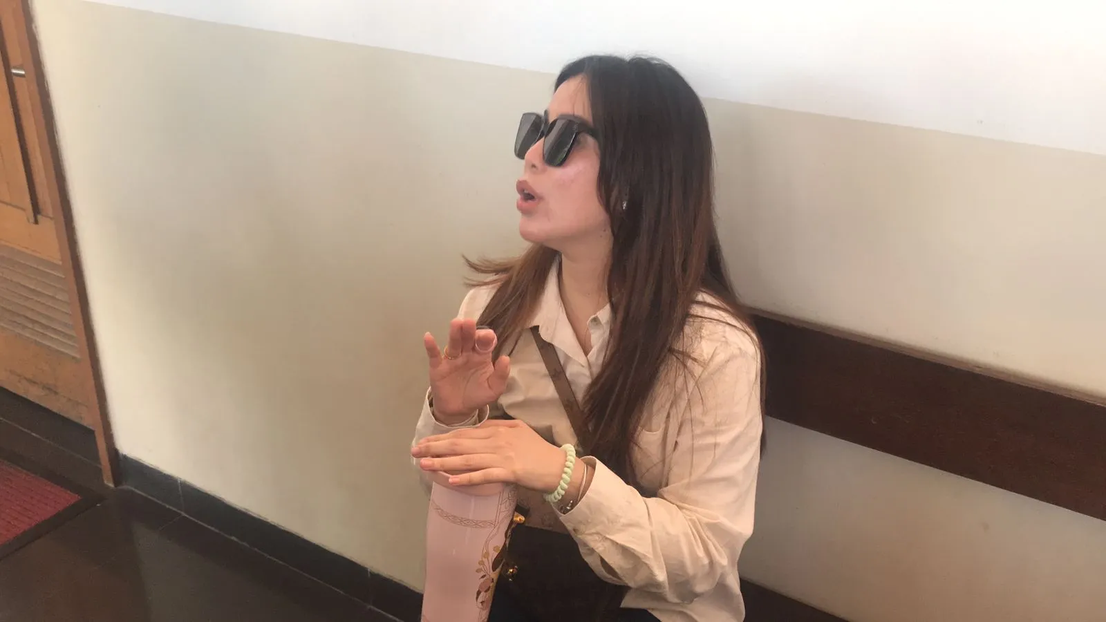 Kamila di Depan Awak Media (cr:KapanLagi.com/Sahal Fadhli)