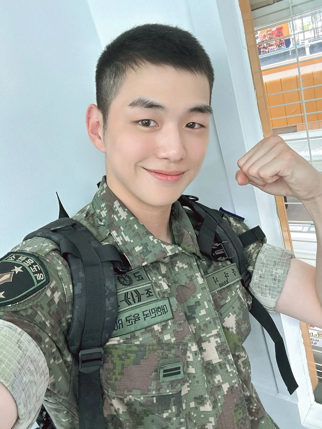 Kang Daniel Pakai Seragam (c) instagram.com/daniel.k.here