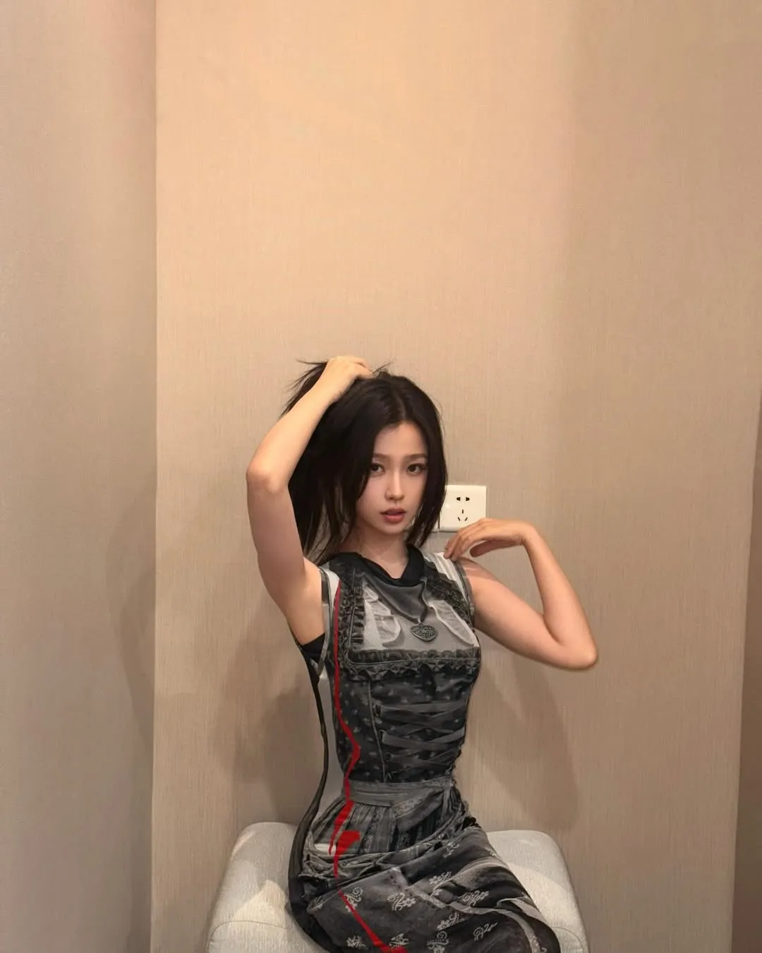 Esther Yu - instagram.com/@estheeerrrrr