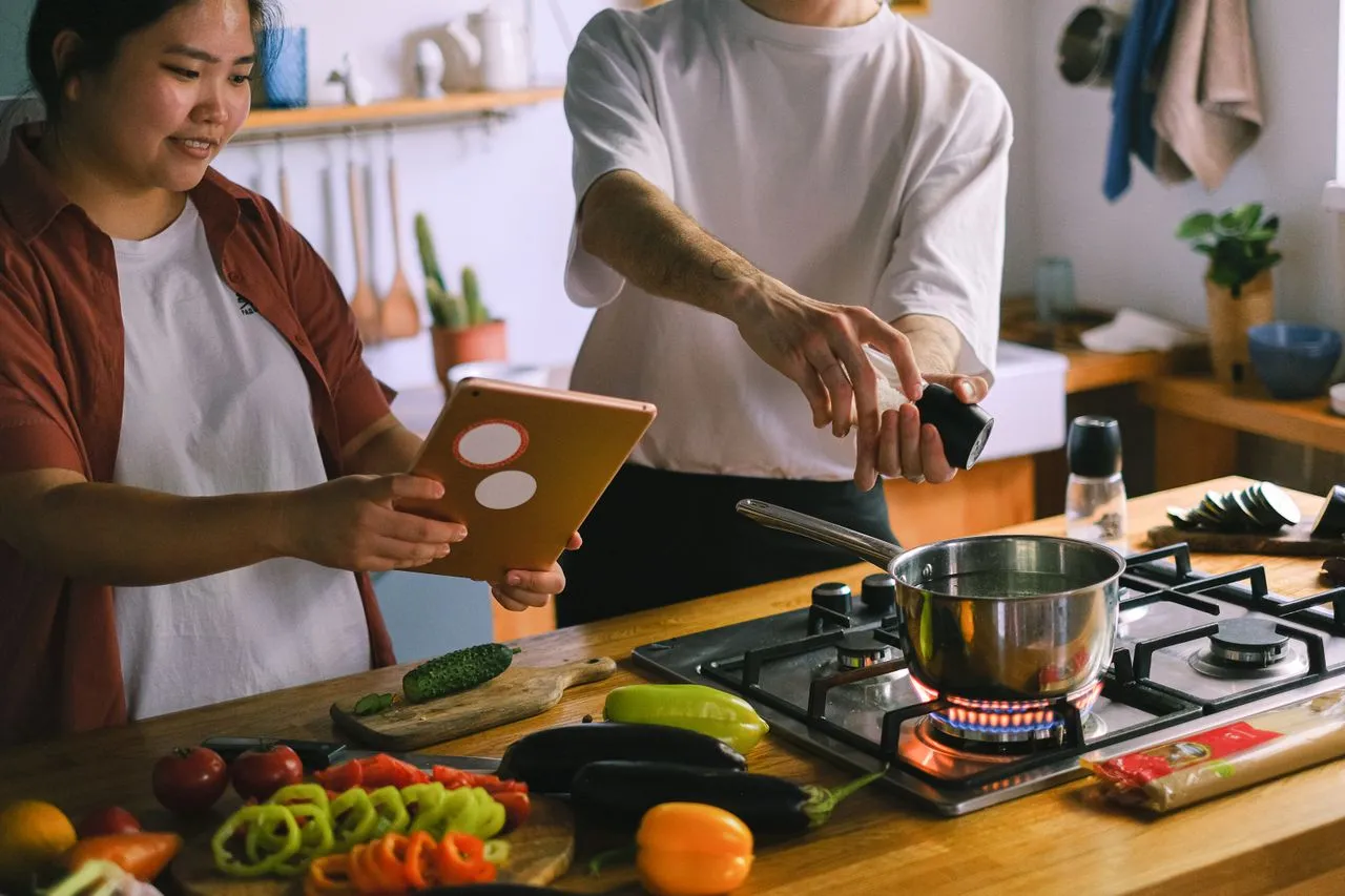 Karakter Orang yang Selalu Mengikuti Resep saat Memasak (Pexels/Shvetsa)