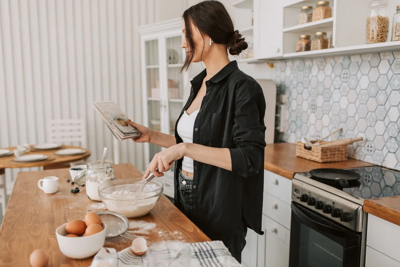 Karakter Orang yang Selalu Mengikuti Resep saat Memasak (Pexels/ Vlada Kaporvich)