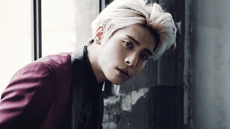 jonghyun outfit ungu/soompi