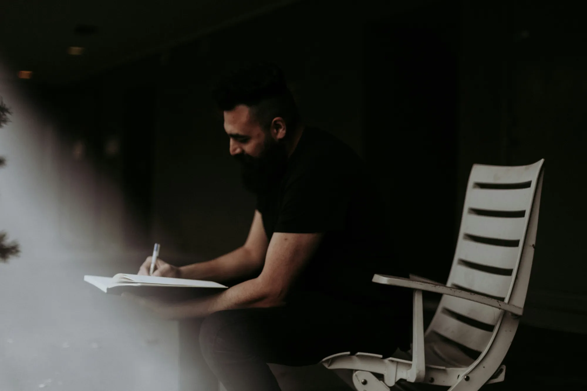 FAQ (Frequently Asked Questions) (c) Ilustrasi by unsplash