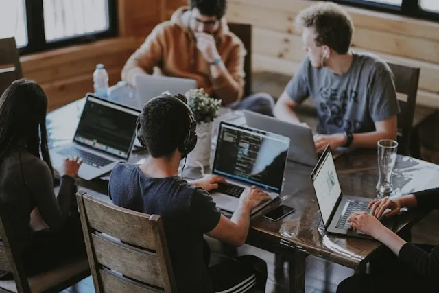 Cara Menerapkan Kata Kata Motivasi Team Work yang Tepat (c) unsplash.com