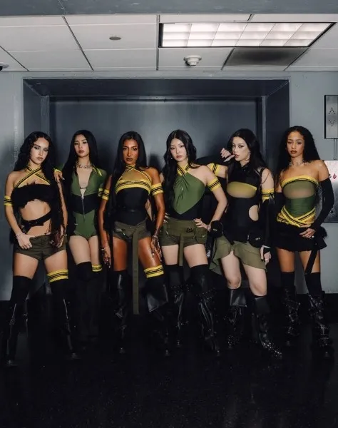 Potret KATSEYE dengan outfit penampilan lagu Gnarly di Grammy Awards / Instagram katseyeworld