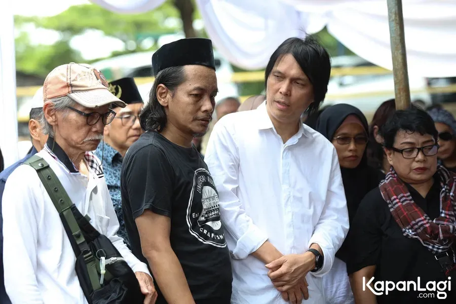 Once Mekel Pakai Kemeja Putih © KapanLagi.com/Budy Santoso