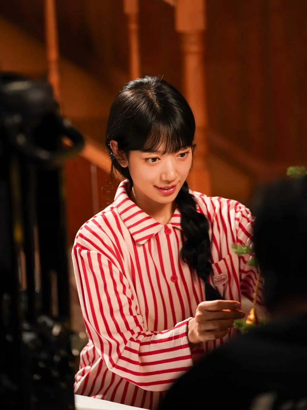 Park Shin Hye behind the scene (c) instagram.com/ssinz7