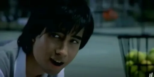 Penampilan Vidi Aldiano dalam video Nuansa Bening 