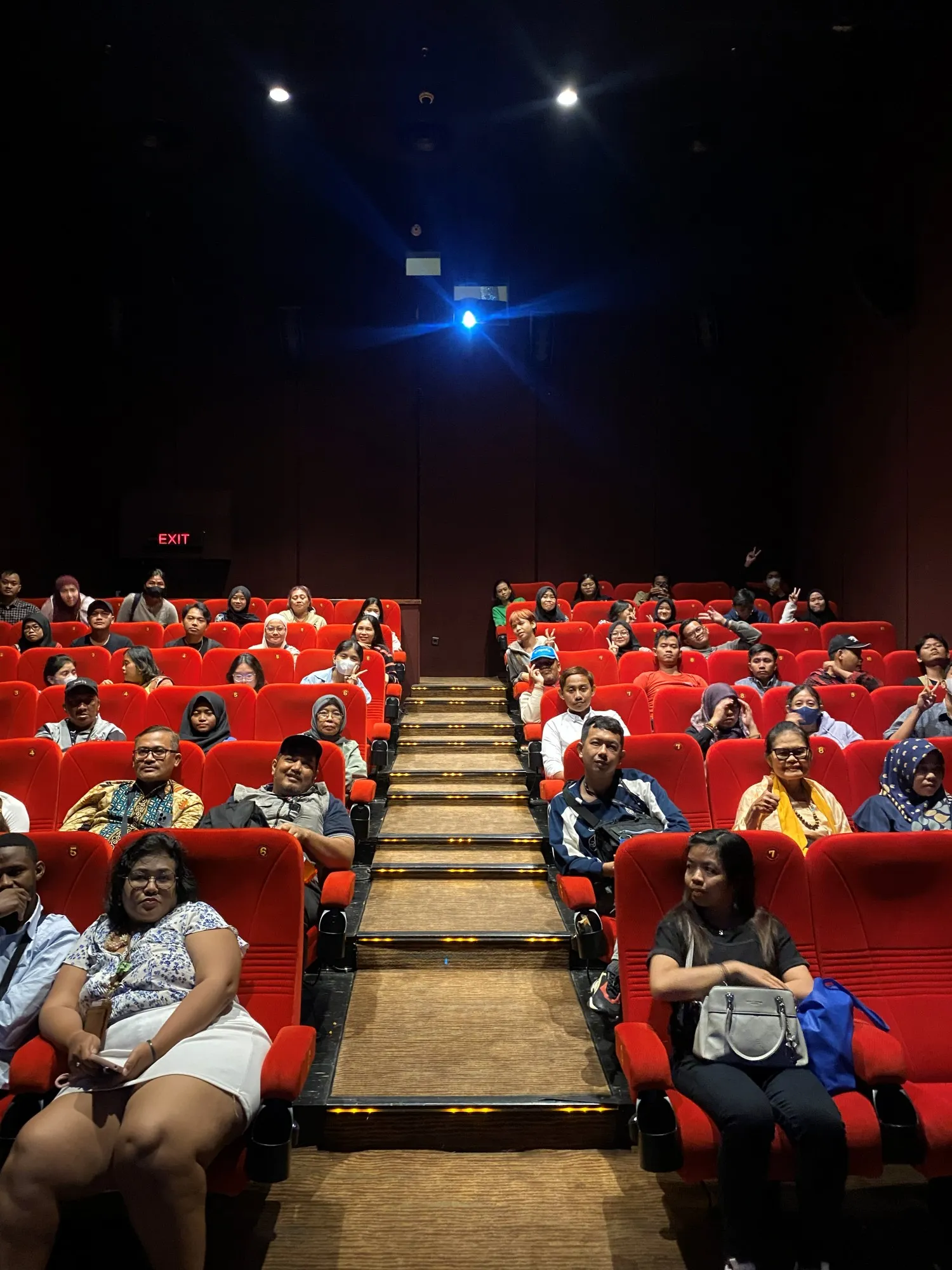 Nobar DUSUN MAYIT / source: Movieverse/Agung Saputra
