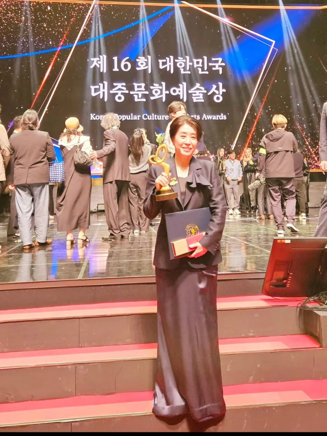 Kim Mi Kyung meraih penghargaan atas kemampuan aktingnya / instagram/kim_mee_kyung