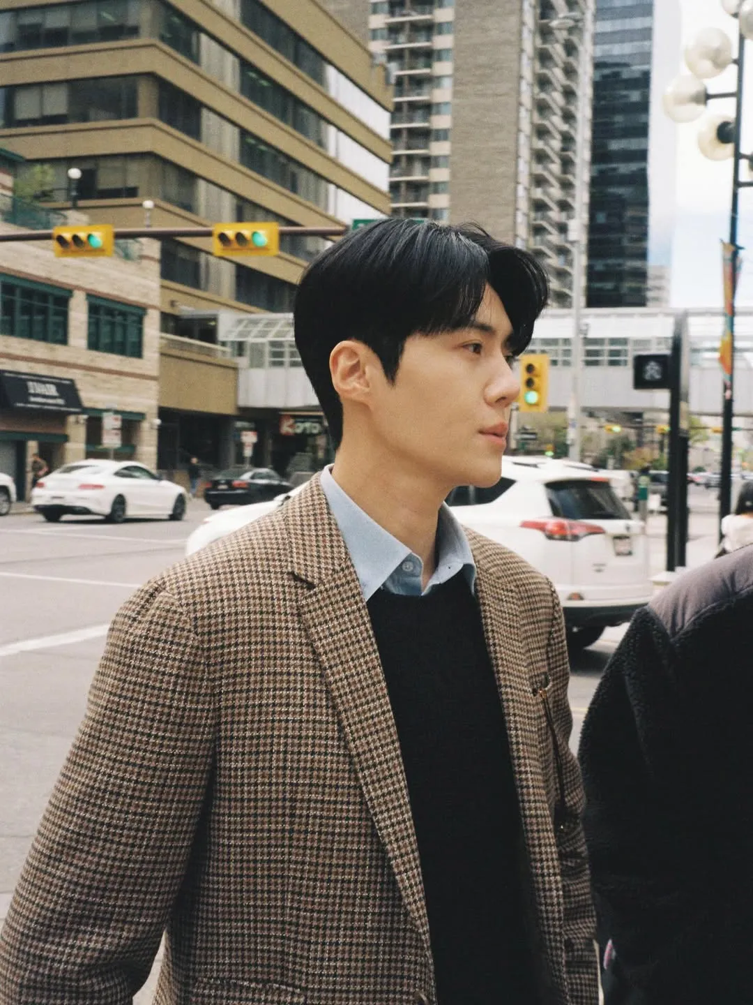 Kim Seon Ho diduga terseret kasus pajak setelah mendirikan perusahaan (credit:instagram.com/seonho__kim)