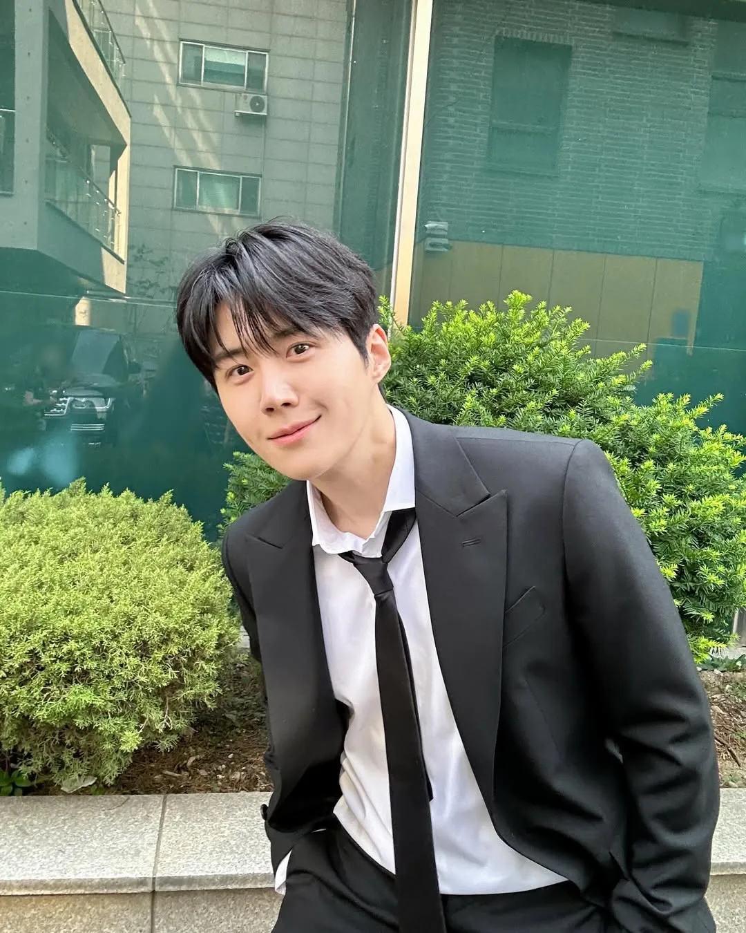 Kim Seon Ho diduga terseret kasus pajak setelah mendirikan perusahaan (credit:instagram.com/seonho__kim)