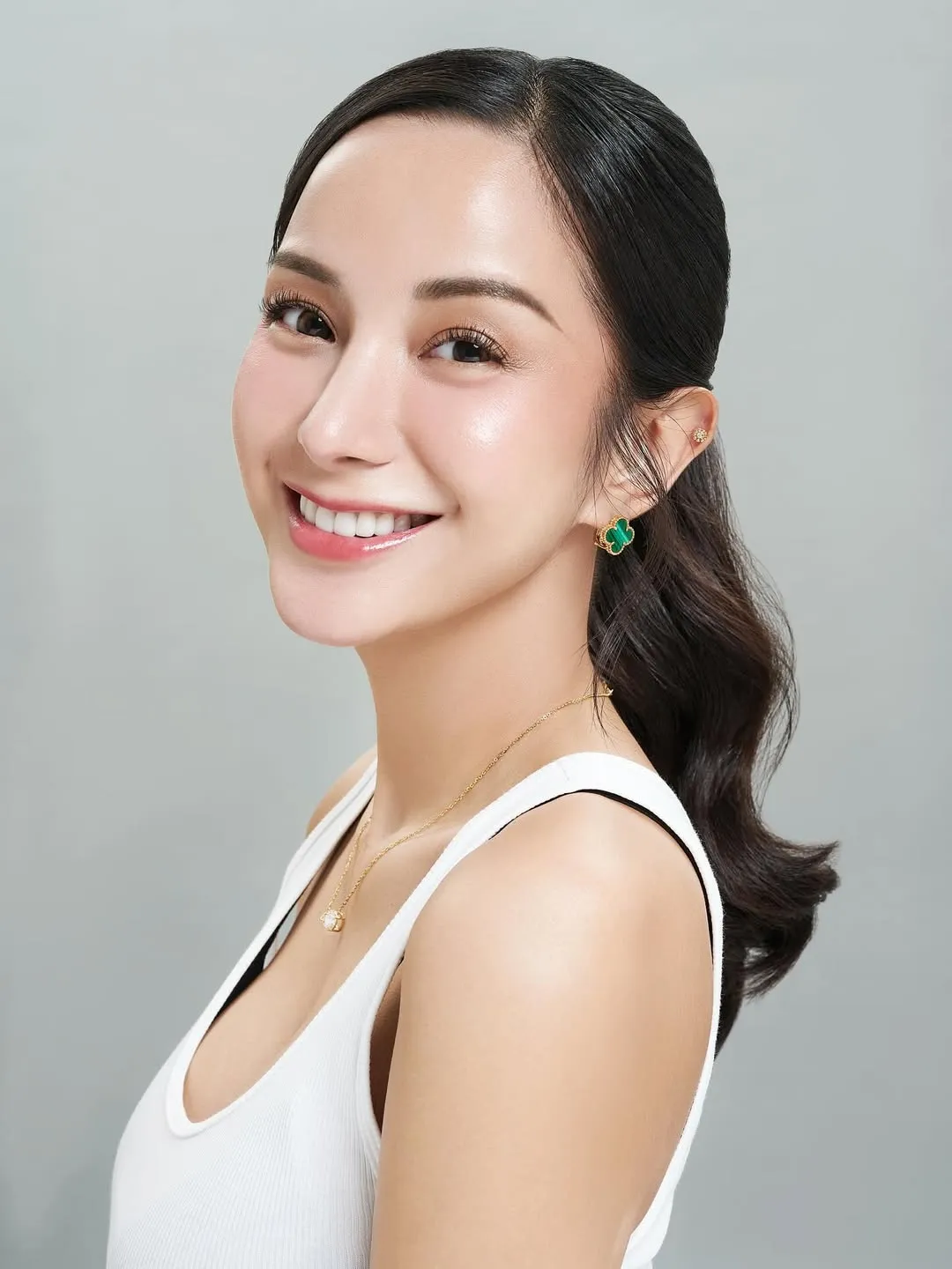 Perbedaan Usia Finalis
