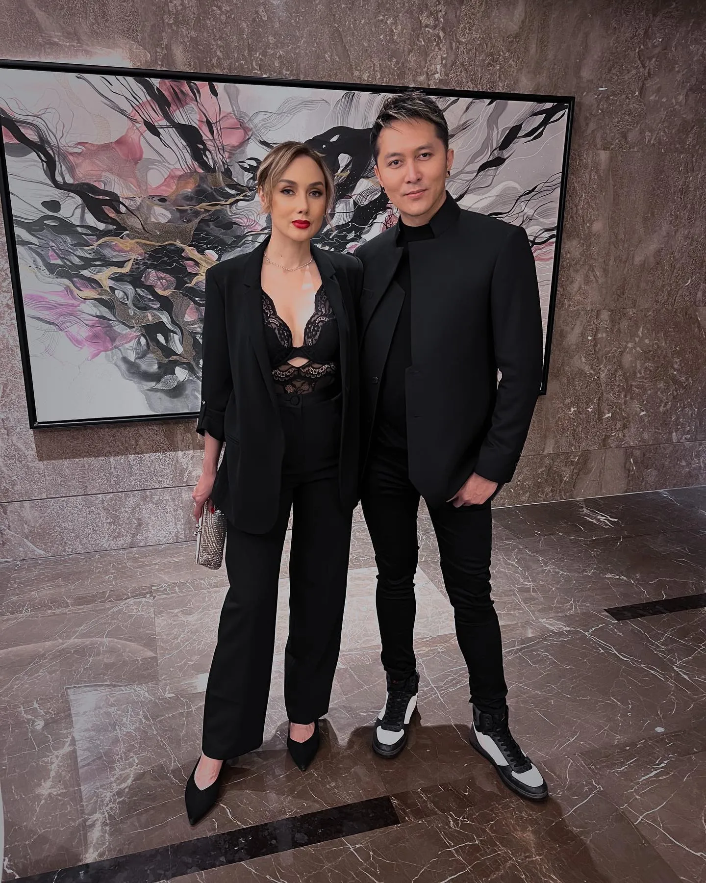 Sara Wijayanto dan Demian Aditya Serasi Pakai All Black © instagram.com/_demianaditya_