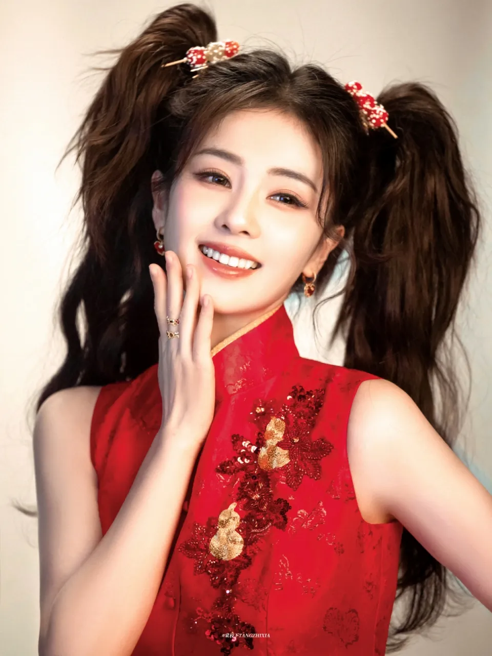 Bai Lu - copyright: weibo.com