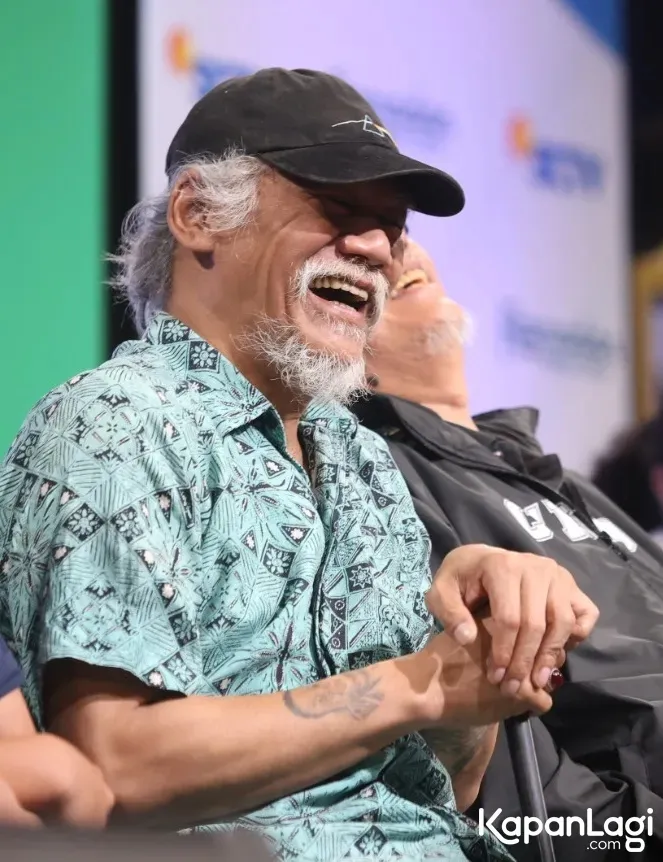 Tio Pakusadewo pakai topi hitam © KapanLagi.com/Budy Santoso