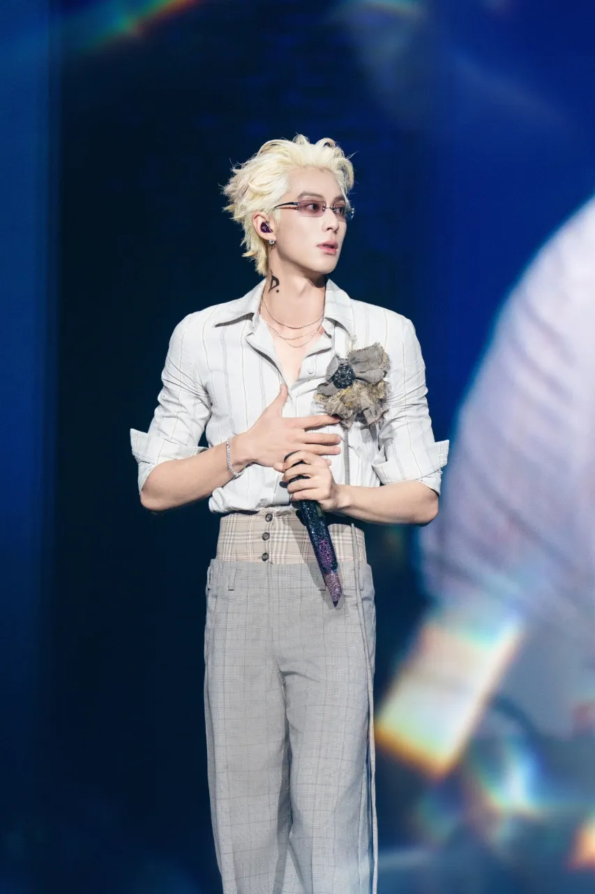 Dylan Wang - copyright: weibo.com