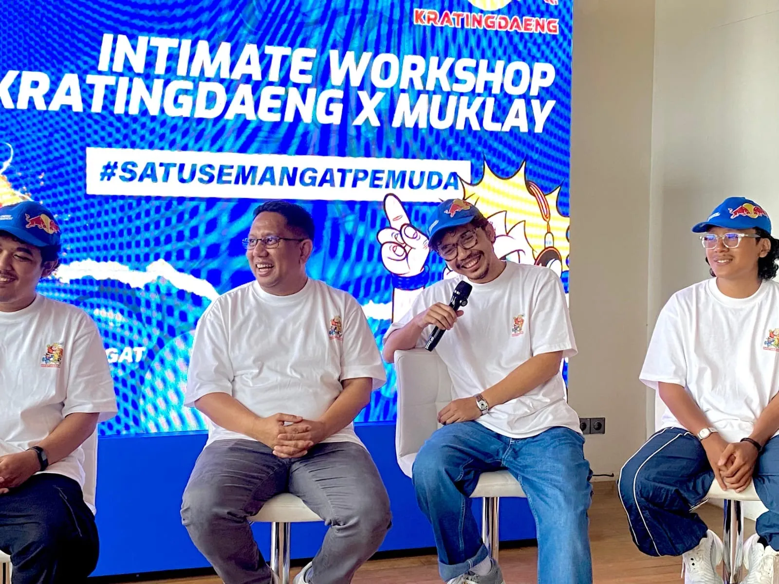 Sesi bincang dengan Muklay. Foto: Umi Zakiyatun Khasanah.