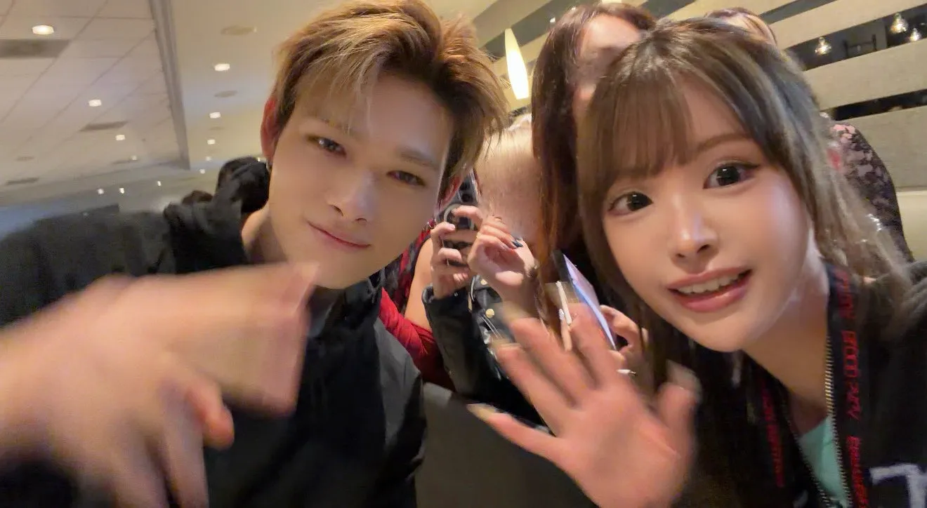 Mina Foto Bareng Ni-ki ENHYPEN (credit: x.com/sweeter_nk)