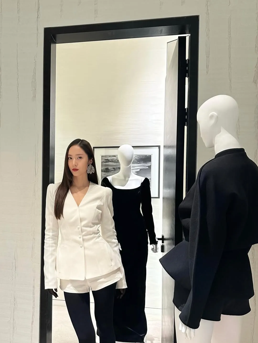 Krystal Jung f(x) Akhirnya Rilis Solitary (credit: instagram/vousmevoyez)