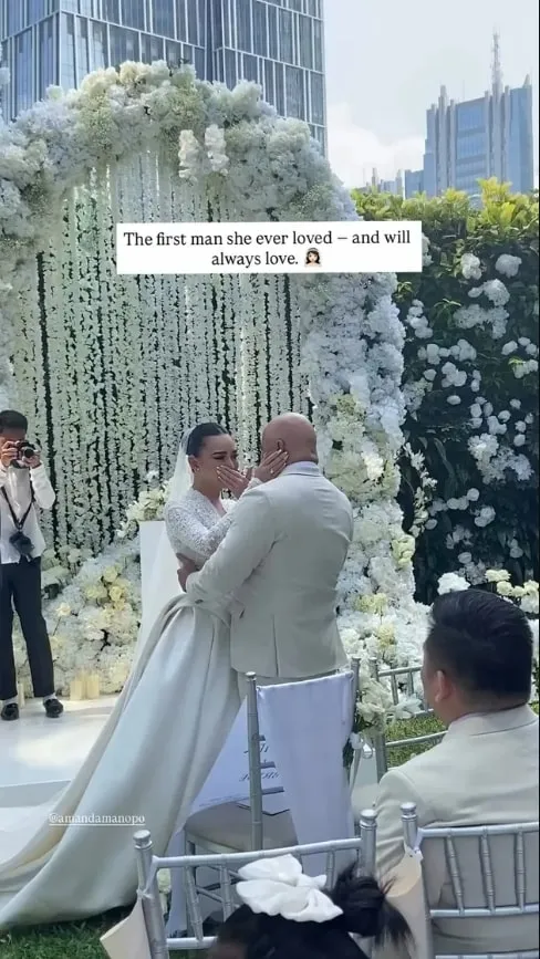 Amanda menari bersama Ayah. Hak Cipta: instagram.com/irbahsalss