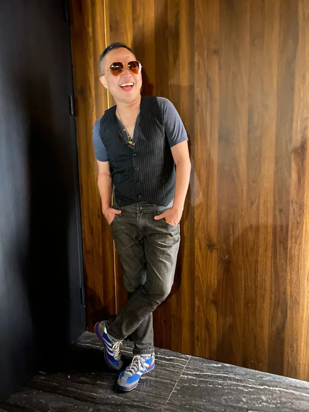 Sandhy Sondoro Bersandar © instagram.com/sandhysondoro_official