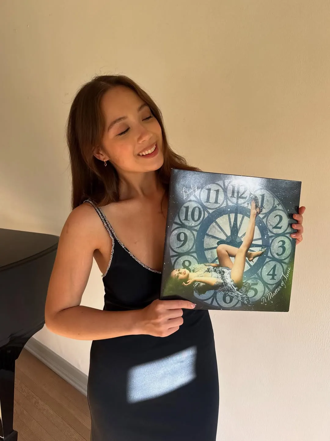 instagram.com/laufey