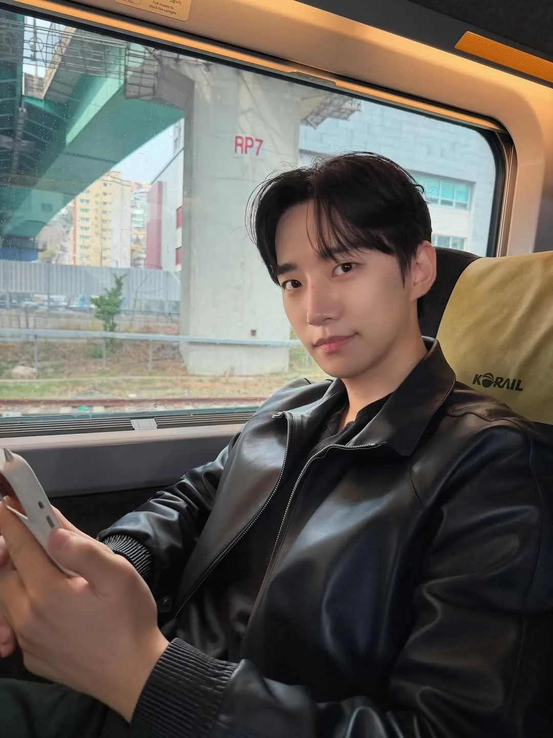 di dalam mobil/Instagram @le2jh