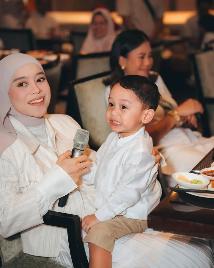 Cerita Lesti Kejora melahirkan anak pertama (credit: Instagram.com/levianbillar/)