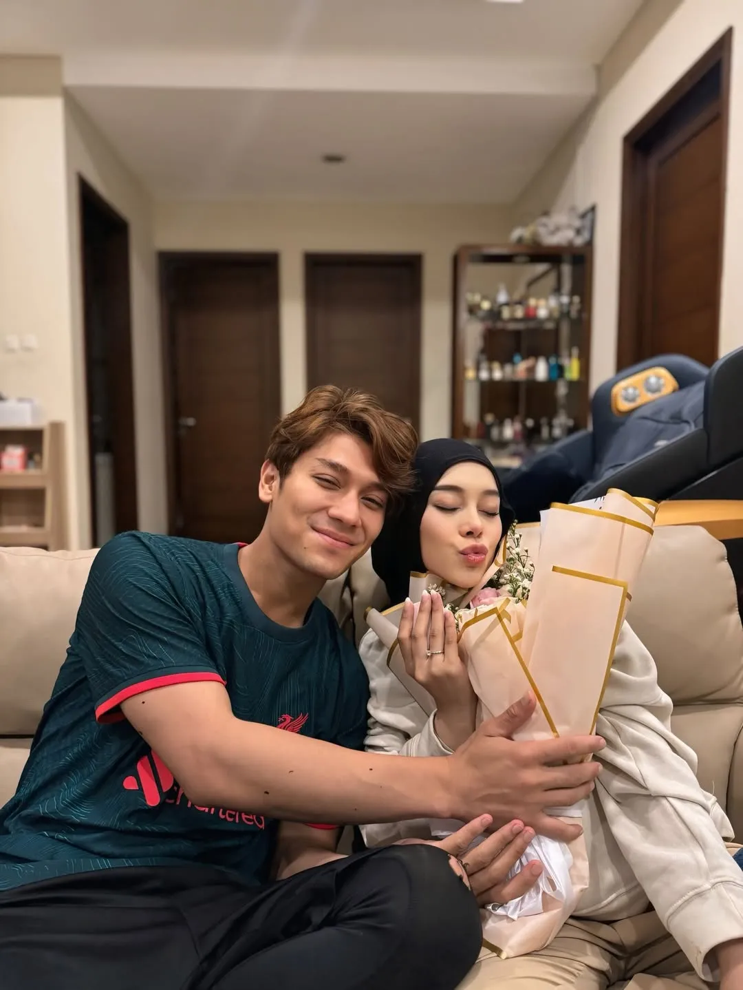 Instagram/lestikejora