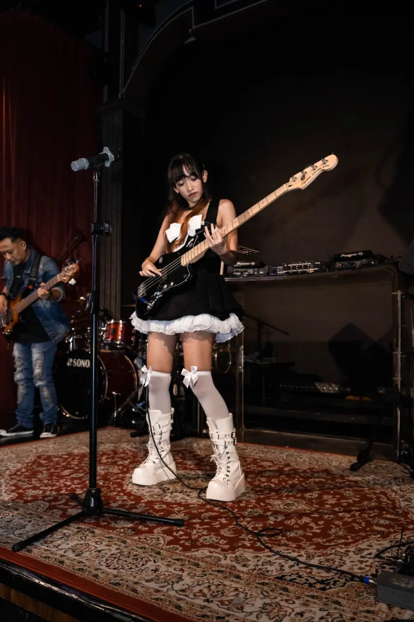 Allequa Perucha main alat musik © KapanLagi.com/Fikri Alfi Rosyadi