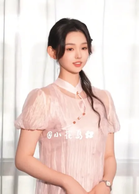 Li Keyi - instagram.com/@likeyi.sylph