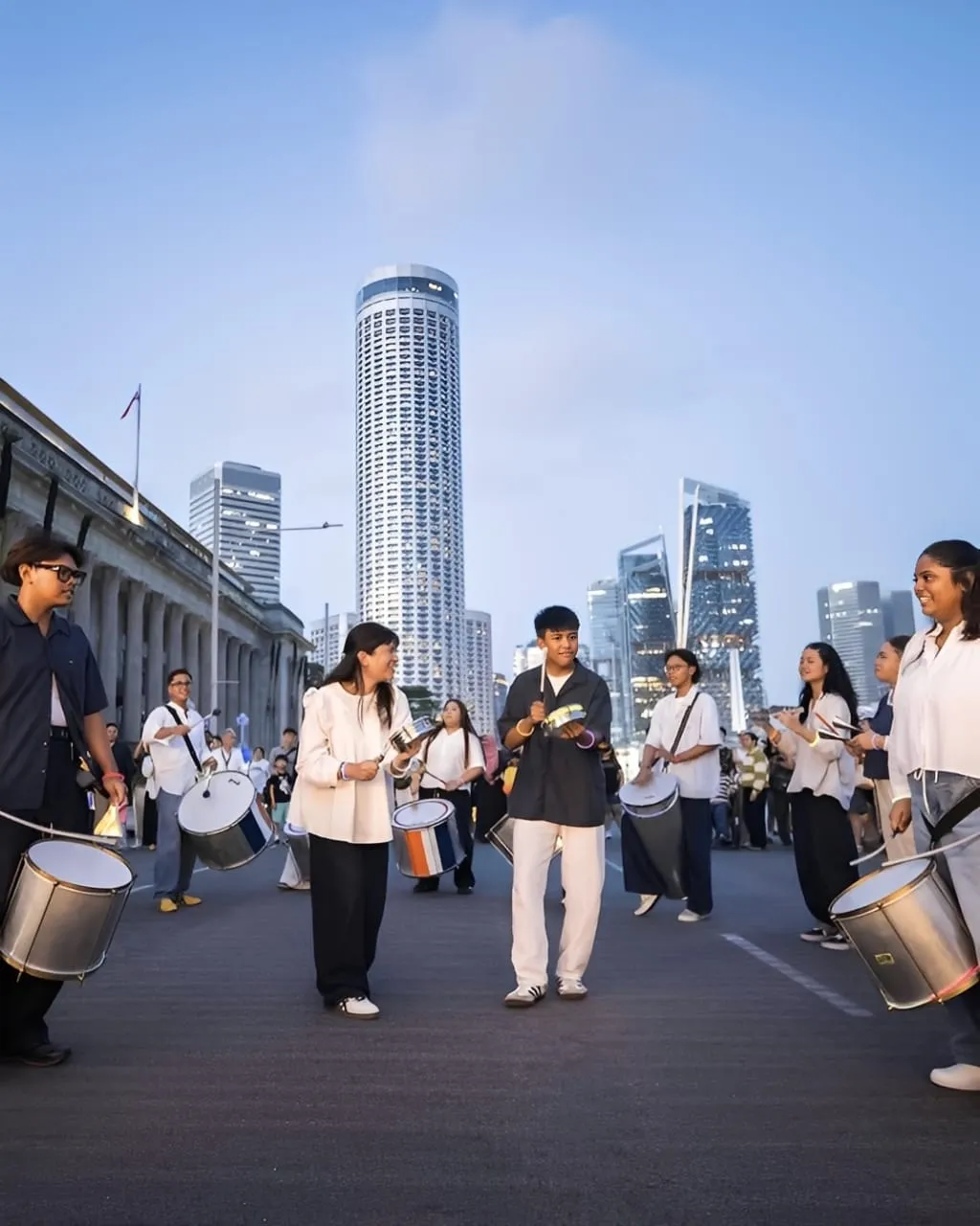 Beragam aktivitas seni meramaikan festival. (Instagram: lighttonightsg)