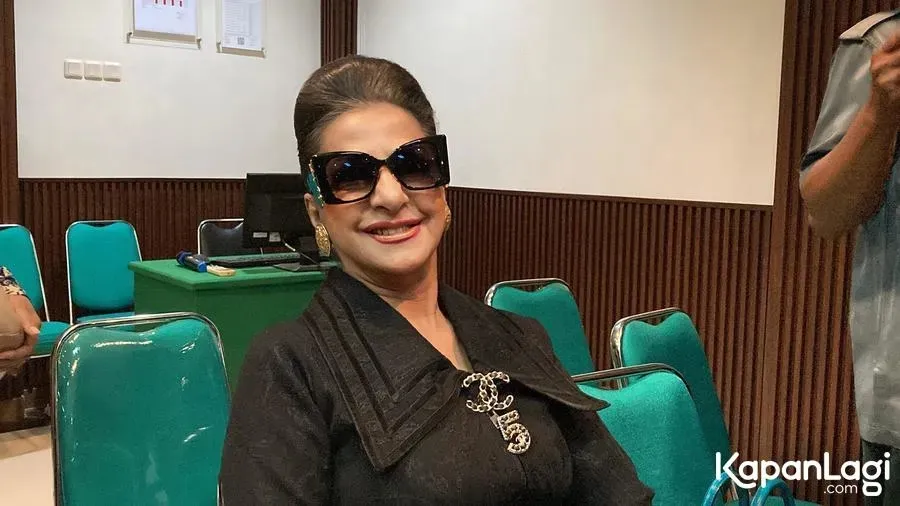 Senyuman Ibu Tasya Farasya © KapanLagi.com/Fikri Alfi Rosyadi