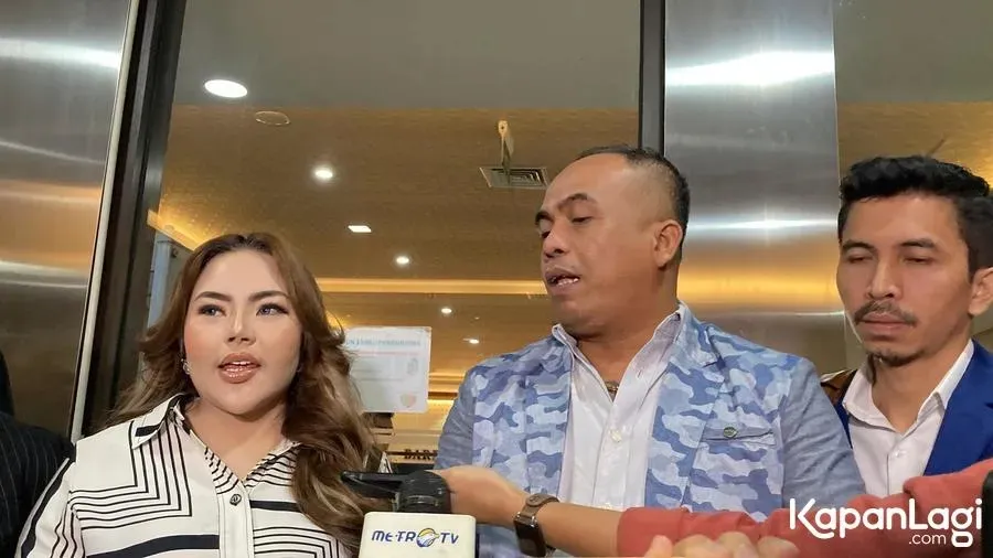 Lisa Mariana usai diperiksa polisi © KapanLagi.com/Fikri Alfi Rosyadi