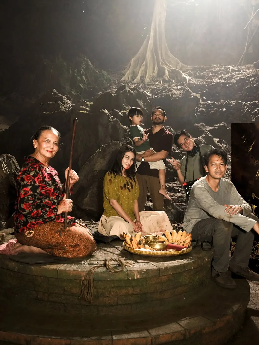 Momen Hangat Kebersamaan di Lokasi