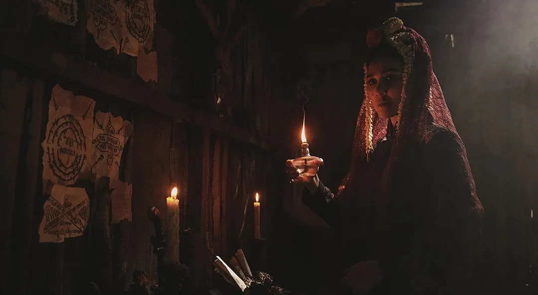 Karakte Luna Maya Jadi Suzzanna (cr:Instagram.com/sorayaintercinefilms)