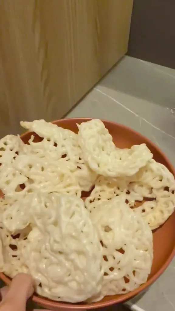 Tips Memasak Kerupuk Mahalini Langsung Viral  (credit: tiktok.com/Mahalini)