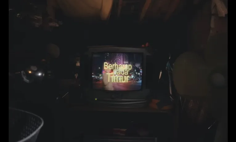 Cuplikan video musik Berharap Pada Timur - Salma Salsabil (credit: Youtube.com/Salma Salsabil)