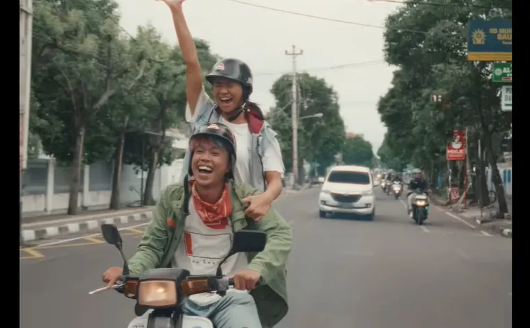 Model video klip Berharap Pada Timur - Salma Salsabil (credit: Youtube.com/Salma Salsabil)