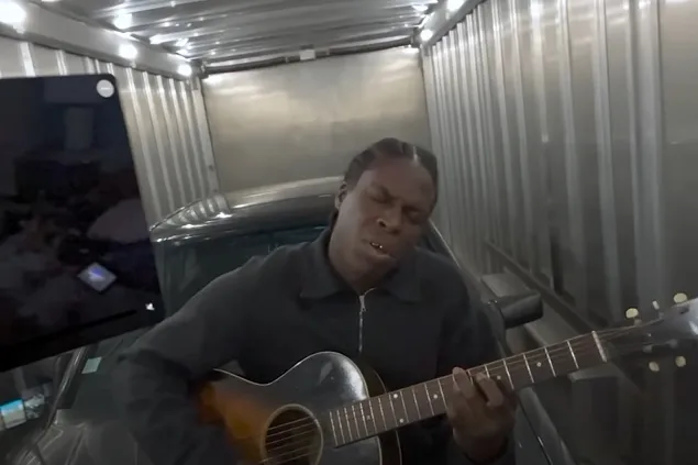 Makna lagu 'Loose' Daniel Caesar (credit: Youtube.com/Daniel Caesar)