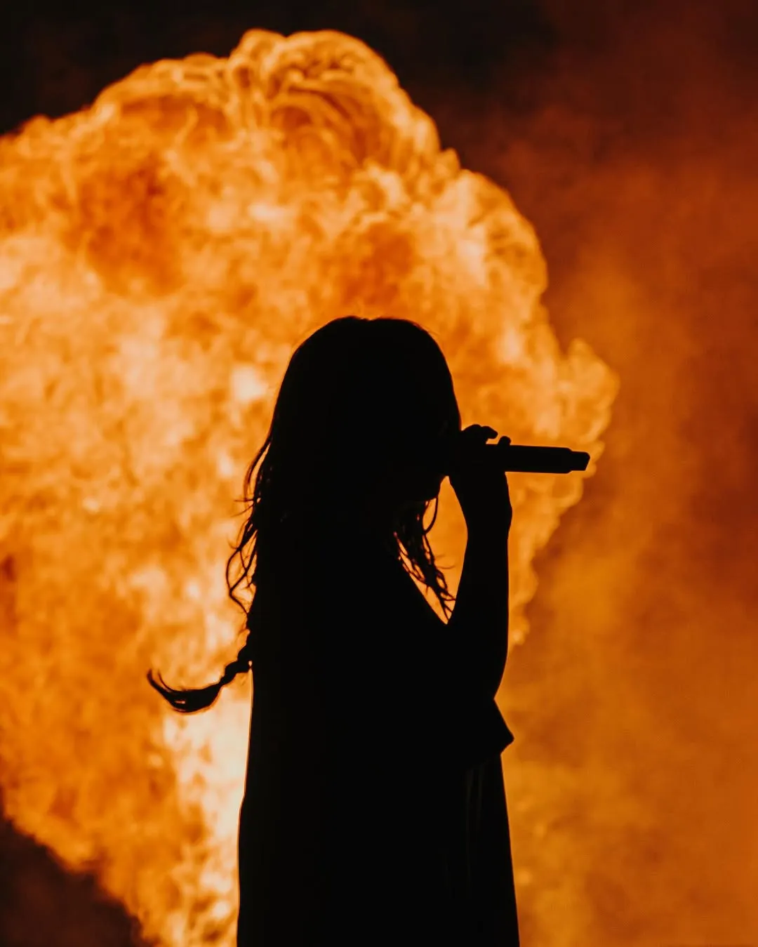 Pesan Emosional yang Kuat dalam Lagu Watch