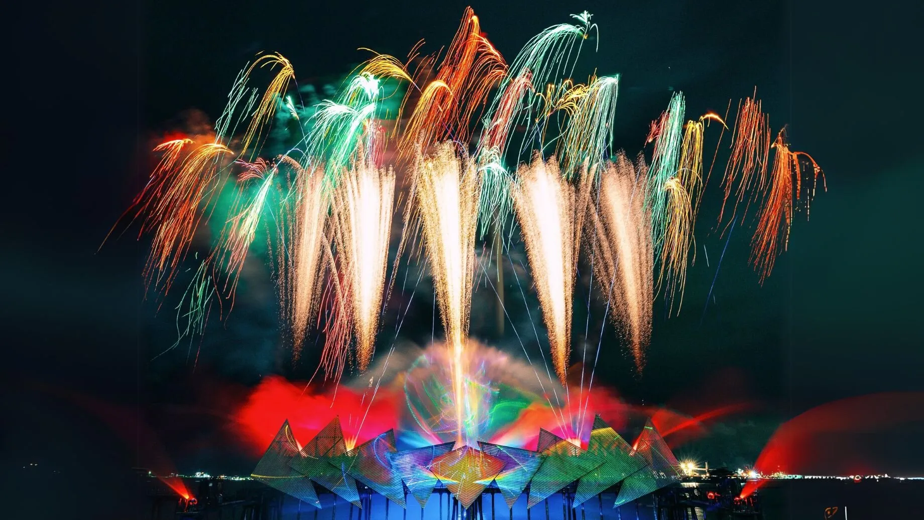 Wings of Time Fireworks Symphony. (c) Sentosa