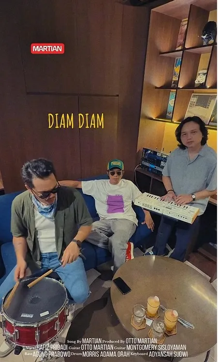 Martian Perform (cr:instagram.com/martian.official)