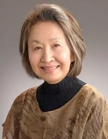 ikeda berambut krem/rottentomatoes.com