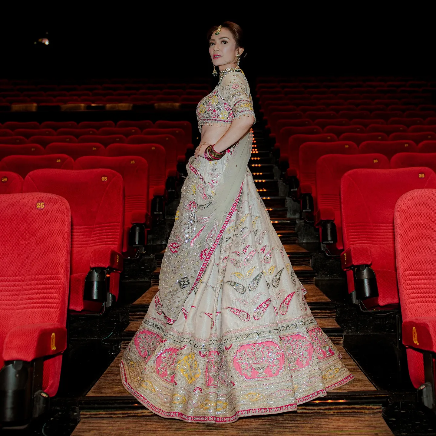 Masayu Anastasia pakai baju India (credit: instagram.com/masayuanastasia)